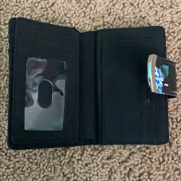 Wallet - Picture 2 of 5
